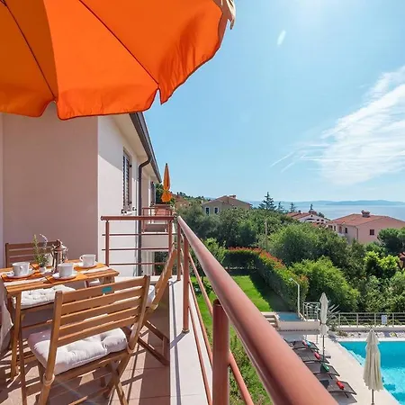 E&T Apartments With A Beautiful Pool Rabac Room photo