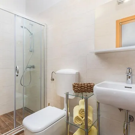 E&T Apartments With A Beautiful Pool Rabac Exterior photo