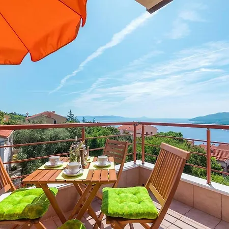 E&T Apartments With A Beautiful Pool Rabac Exterior photo