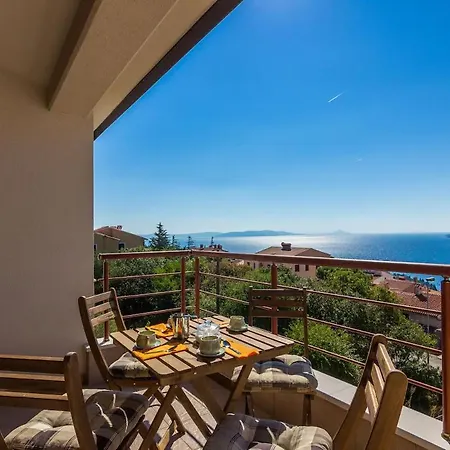 E&T Apartments With A Beautiful Pool Rabac Exterior photo
