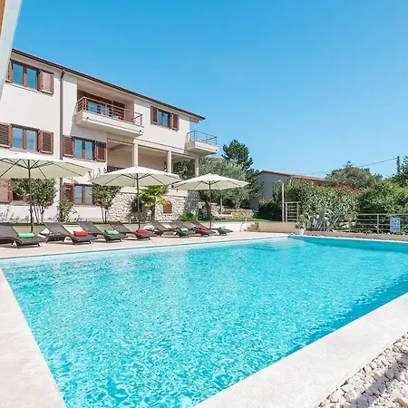 E&T Apartments With A Beautiful Pool Rabac Exterior photo