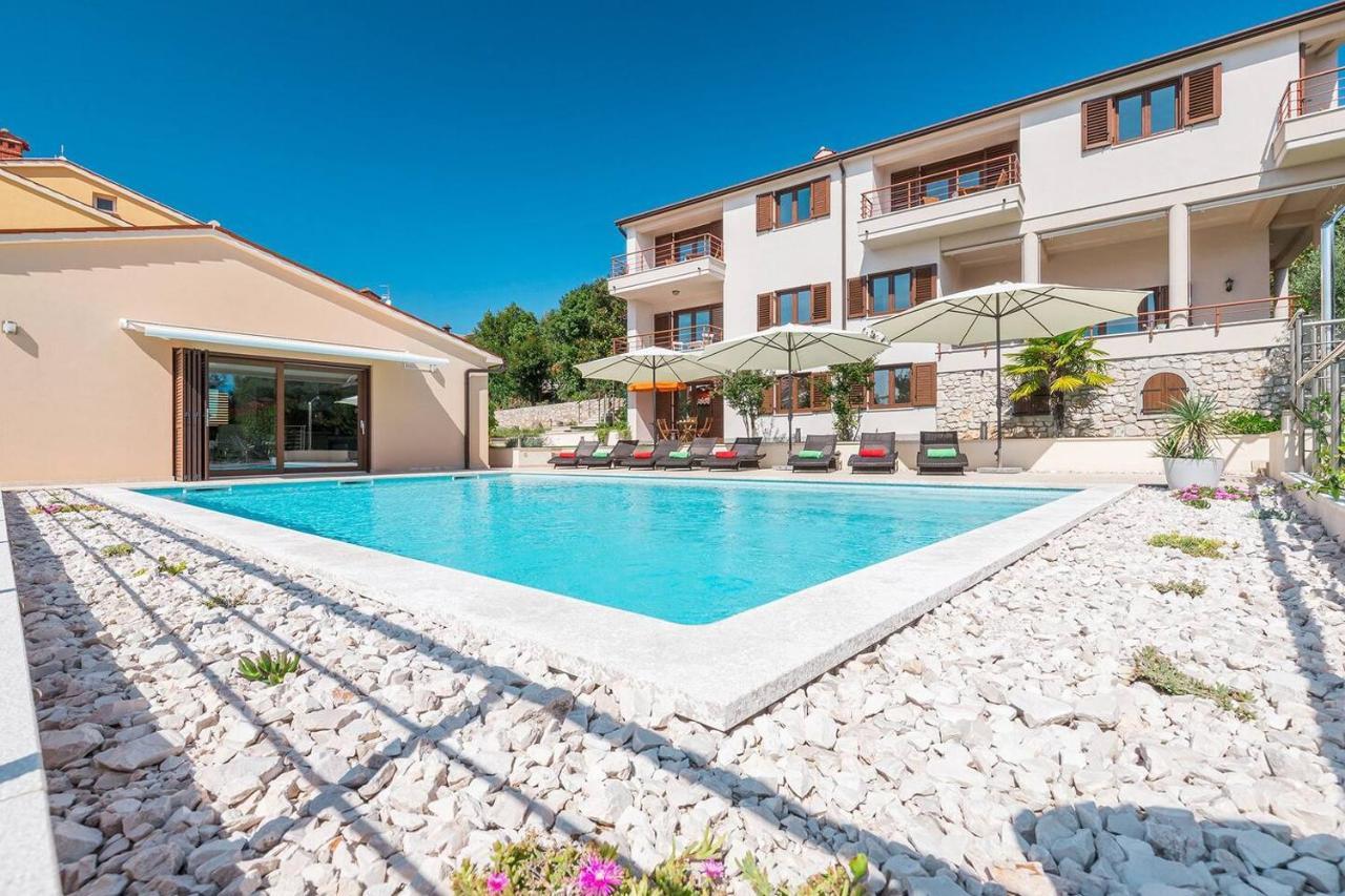 E&t With A Beautiful Pool * Rabac