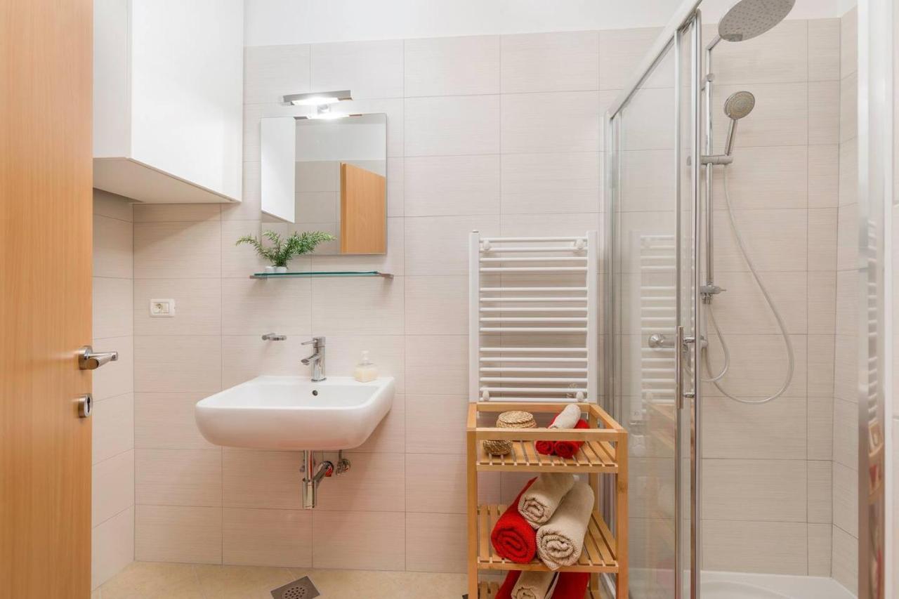 E&t With A Beautiful Pool Apartment *