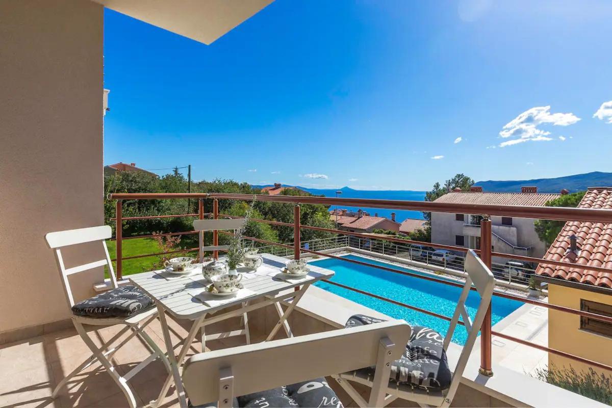 Apartment E&t With A Beautiful Pool Rabac