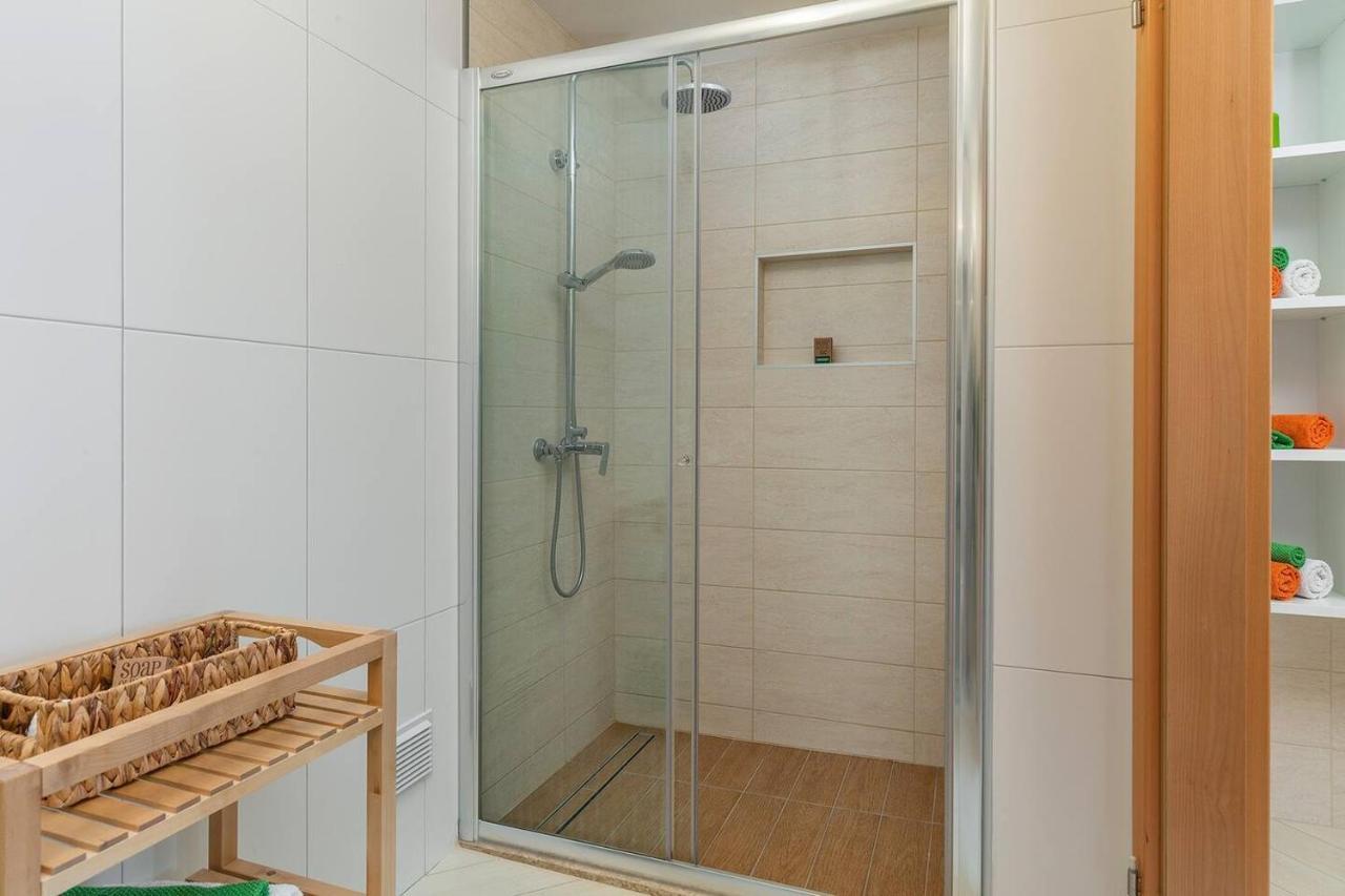 E&t With A Beautiful Pool Apartment *