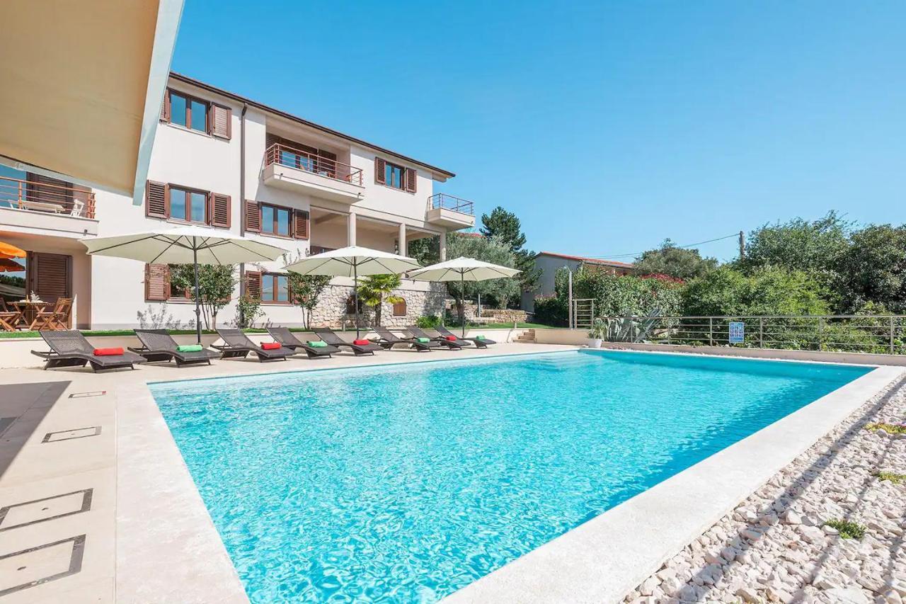 E&t With A Beautiful Pool * Rabac